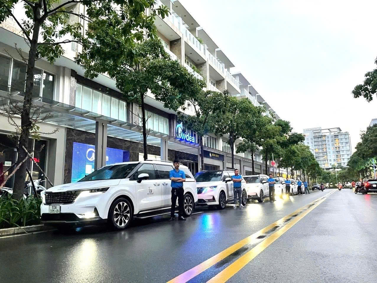 CHO THUÊ XE CARNIVAL