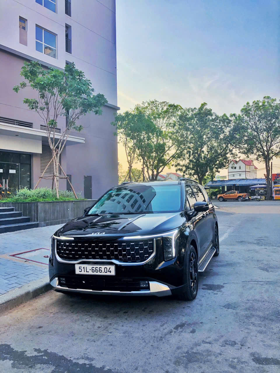 CHO THUÊ XE CARNIVAL