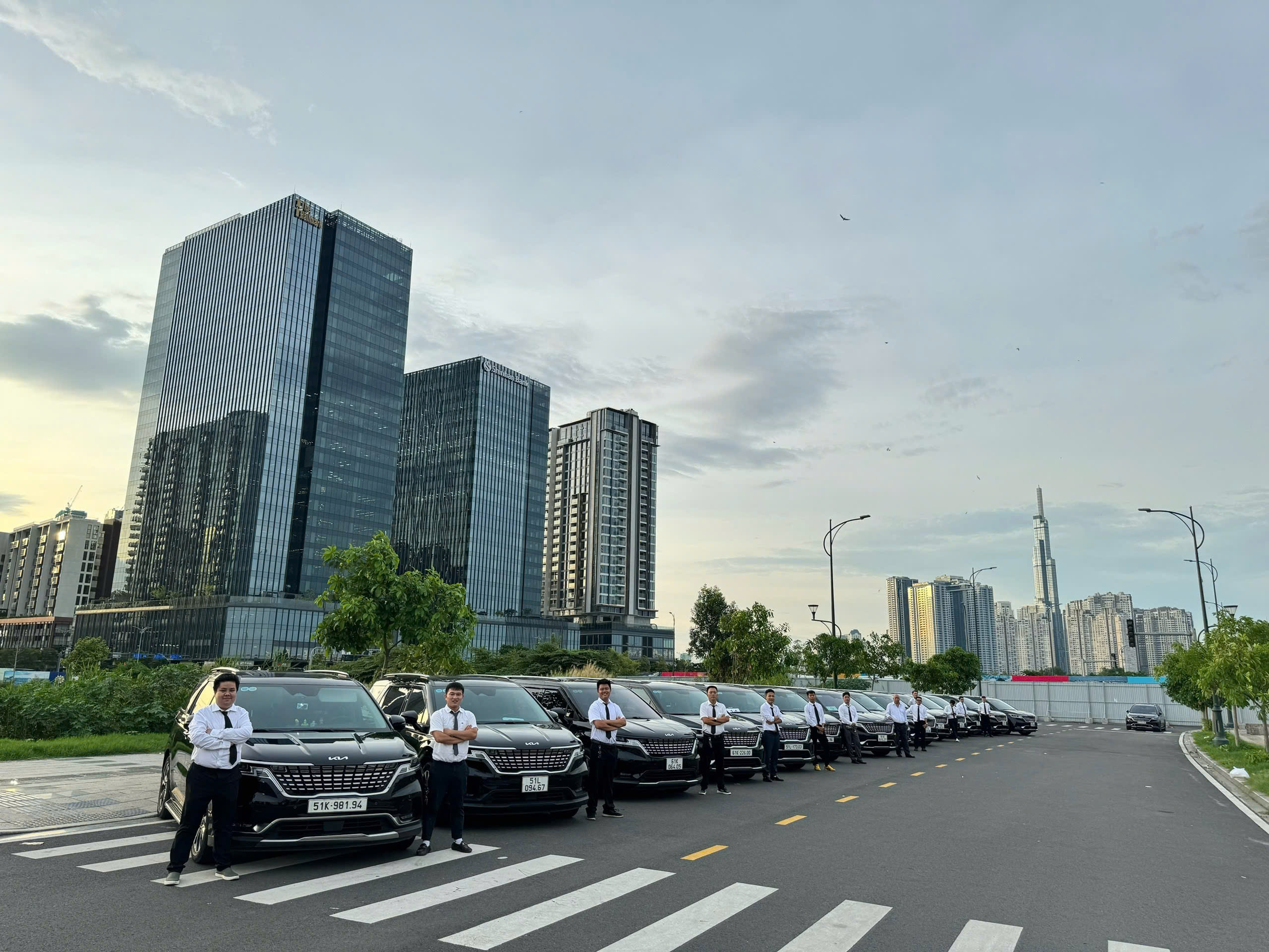 CHO THUÊ XE CARNIVAL LIÊN TỈNH THÀNH