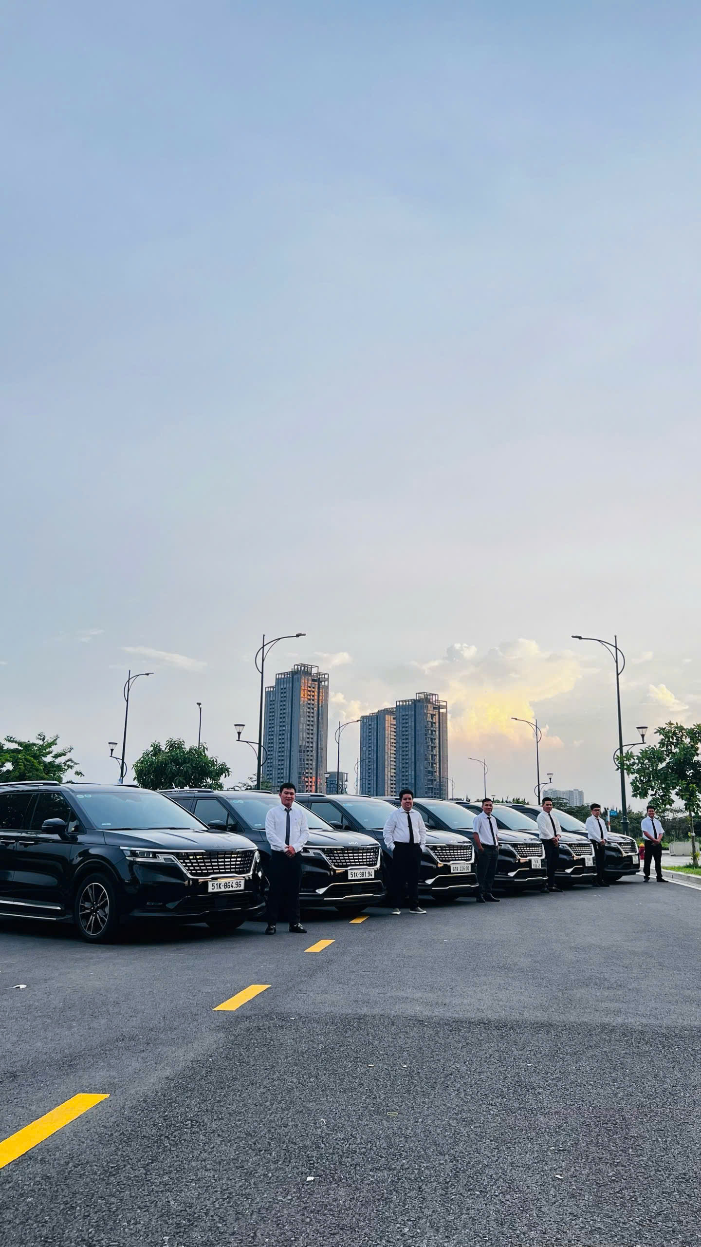 CHO THUÊ XE CARNIVAL