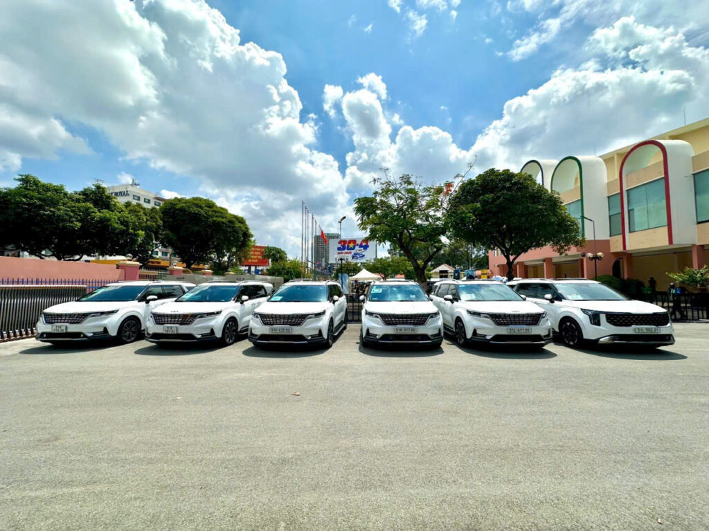 CHO THUÊ XE CARNIVAL